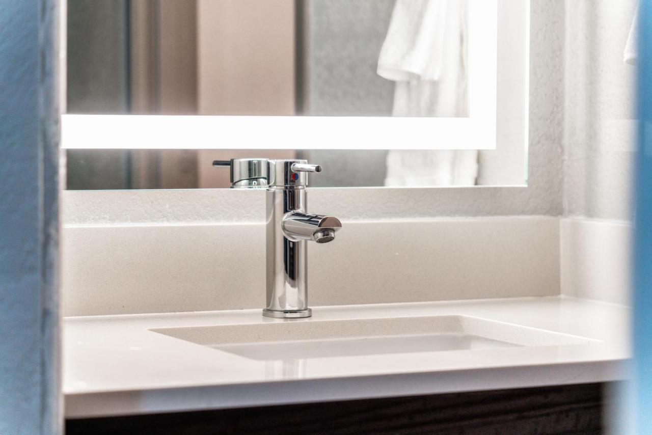 Holiday Inn Express & Suites Phoenix - Mesa West By Ihg Exteriér fotografie